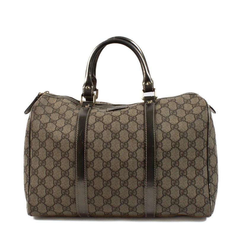 Shop safe online at Labellov in Antwerp, Brussels and Knokke this 100% authentic second hand Gucci Silver GG Monogram Boston Bag. Veiling online tweedehands authentieke Gucci Silver GG Monogram Boston Bag kopen bij Labellov.