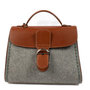 Shop safe online at Labellov in Antwerp, Brussels and Knokke this 100% authentic second hand Delvaux Grey Felt/Siera Calf Brillant GM. Veilig online tweedehands authentieke Delvaux Grey Felt/Siera Calf Brillant GM kopen bij Labellov.