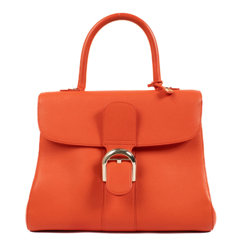 Delvaux Vermillion Red Brillant MM + strap aan de beste prijs bij Labellov tweedehands luxe in Antwerpen en Knokke. We kopen en verkopen steeds aan de beste prijs.