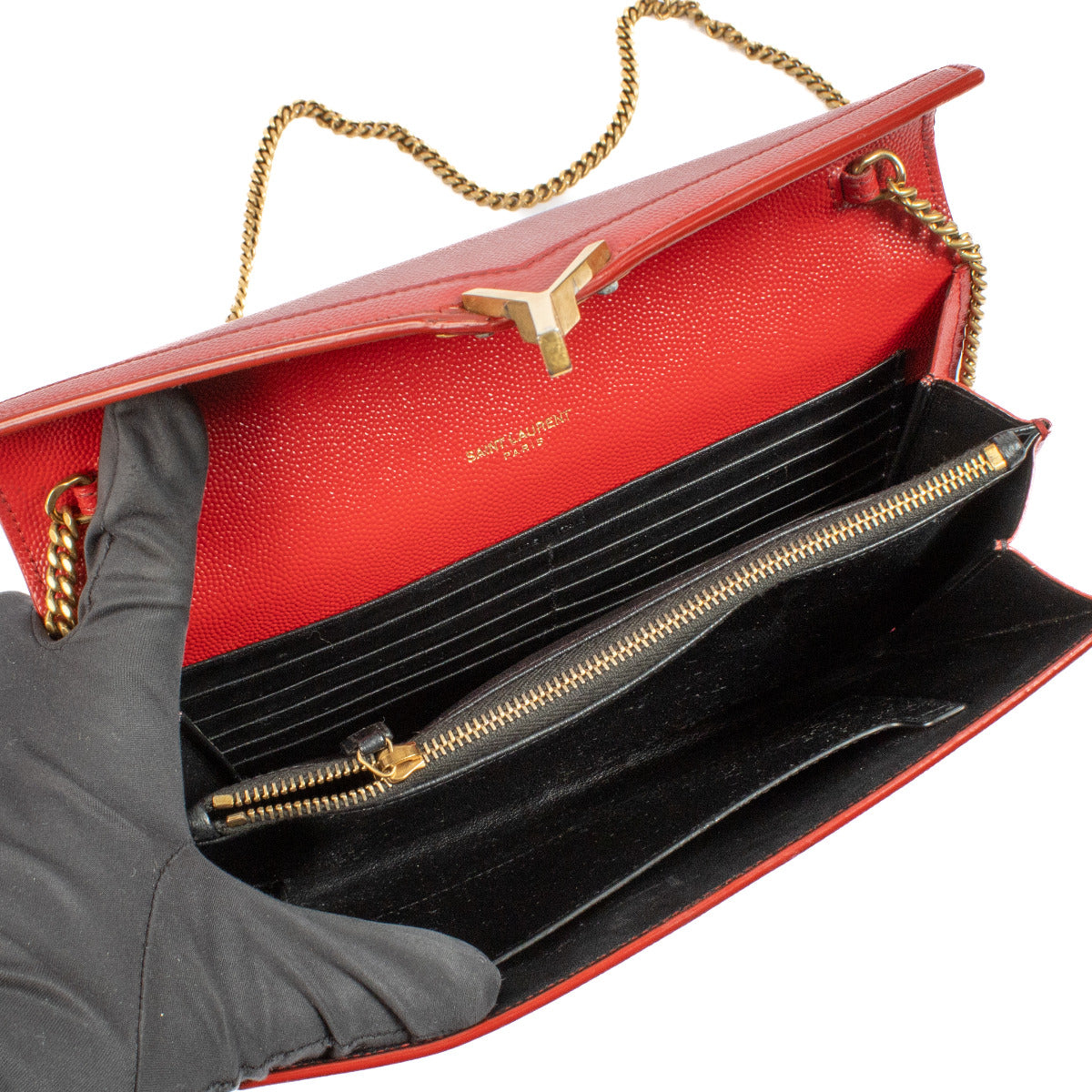 Portefeuille chaîne Cassandra Saint Laurent en cuir rouge cerise