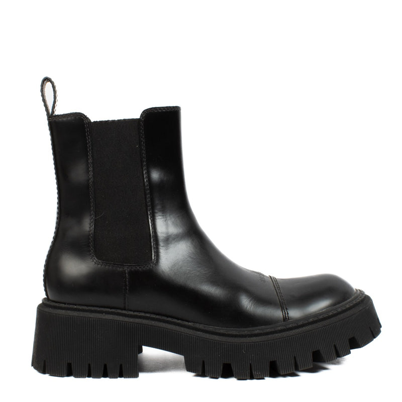 shop 100% authentic second hand Balenciaga Tractor Leather Chelsea Boots - Size 40 on Labellov.com