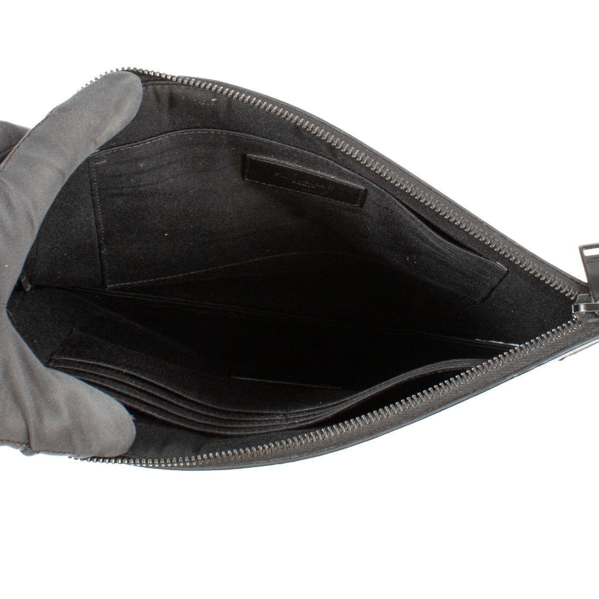 Pochette monogrammée Saint Laurent So Black en cuir embossé croco