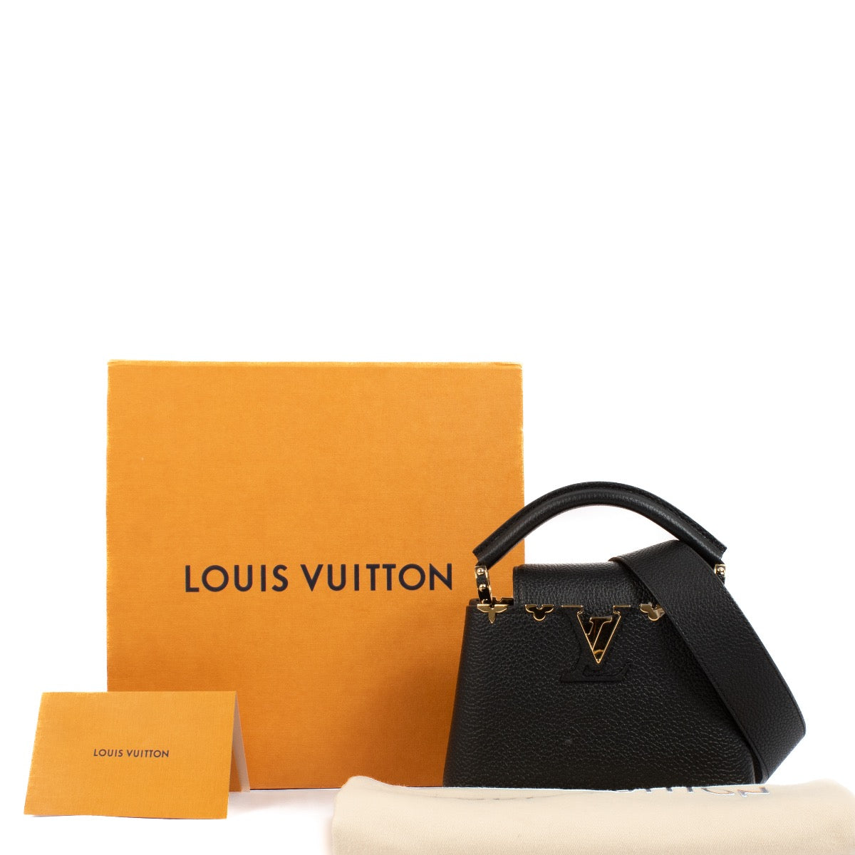 Shop safe online at Labellov in Antwerp, Brussels and Knokke this 100% authentic second hand Louis Vuitton Black Taurillon Mini Capucines. Veilig online tweedehands authentieke Louis Vuitton Black Taurillon Mini Capucines handtas kopen bij Labellov.