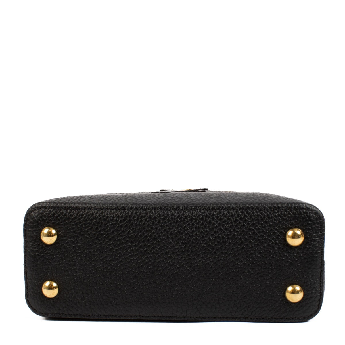Shop safe online at Labellov in Antwerp, Brussels and Knokke this 100% authentic second hand Louis Vuitton Black Taurillon Mini Capucines. Veilig online tweedehands authentieke Louis Vuitton Black Taurillon Mini Capucines handtas kopen bij Labellov.