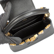 Shop safe online at Labellov in Antwerp, Brussels and Knokke this 100% authentic second hand Louis Vuitton Black Taurillon Mini Capucines. Veilig online tweedehands authentieke Louis Vuitton Black Taurillon Mini Capucines handtas kopen bij Labellov.