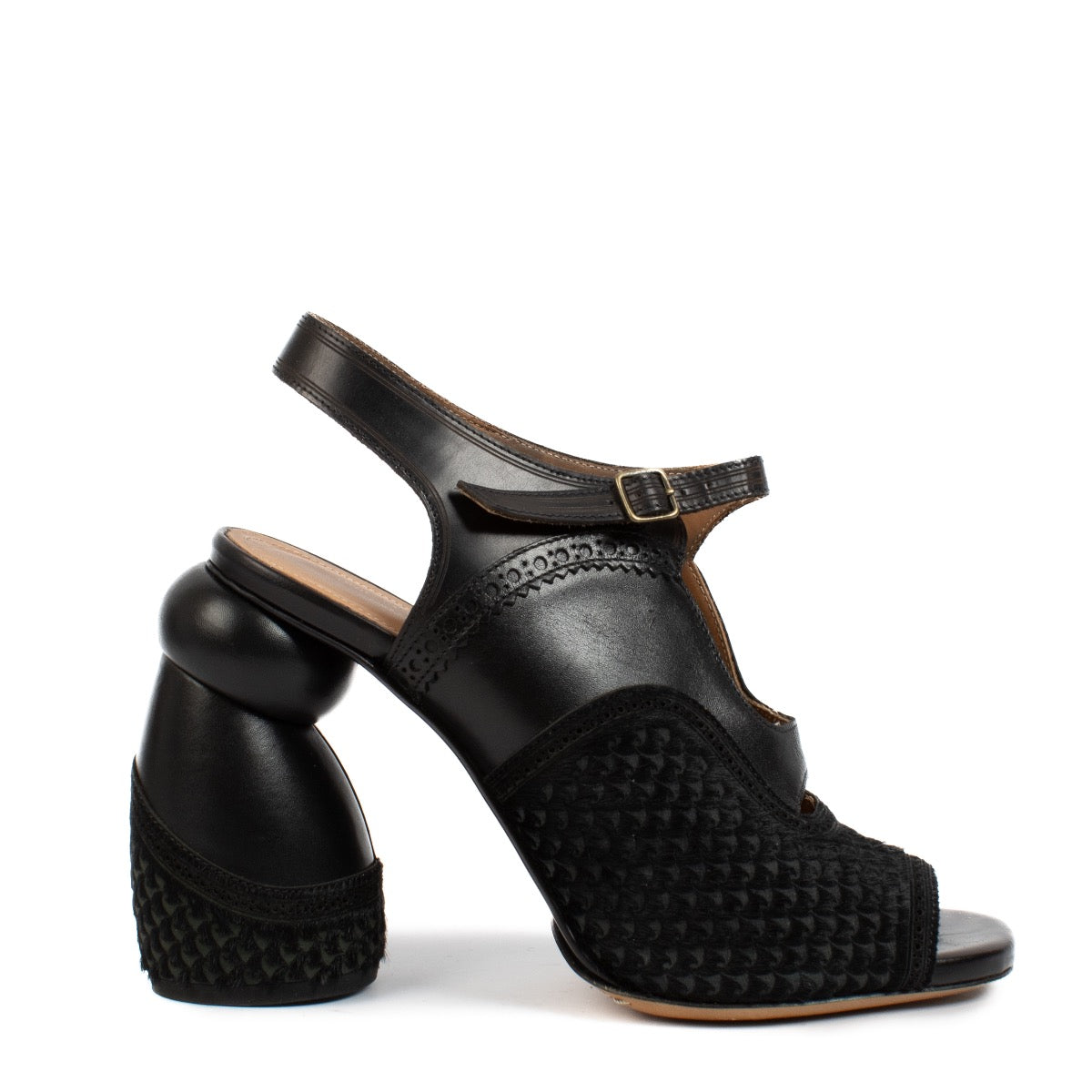 shop 100% authentic second hand Dries Van Noten Black Pumps - Size 38 on Labellov.com