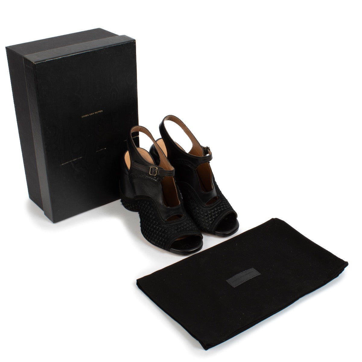 shop 100% authentic second hand Dries Van Noten Black Pumps - Size 38 on Labellov.com