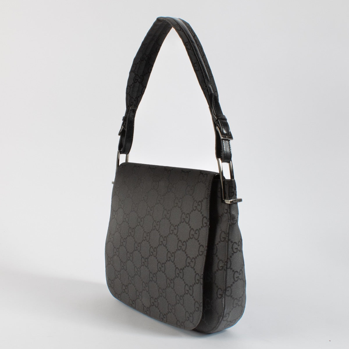 Shop 100% authentic second hand Gucci Black GG Nylon Bag on Labellov.com