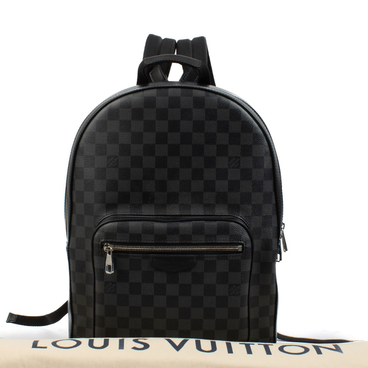 Shop safe online at Labellov in Antwerp, Brussels and Knokke this 100% authentic second hand Louis Vuitton Damier Graphite Josh Backpack. Veilig online tweedehands Louis Vuitton Damier Graphite Josh rugzak kopen bij Labellov.