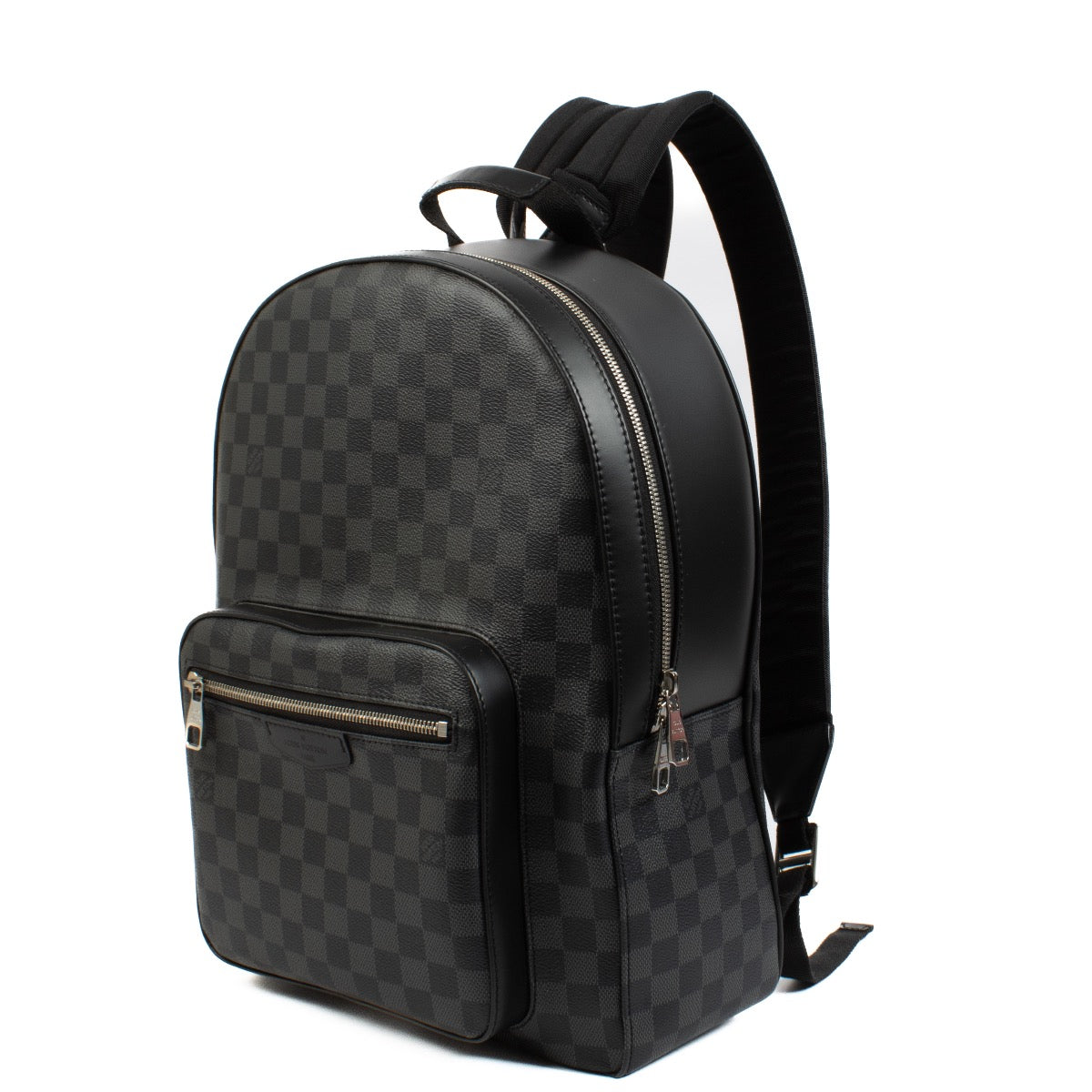 Shop safe online at Labellov in Antwerp, Brussels and Knokke this 100% authentic second hand Louis Vuitton Damier Graphite Josh Backpack. Veilig online tweedehands Louis Vuitton Damier Graphite Josh rugzak kopen bij Labellov.