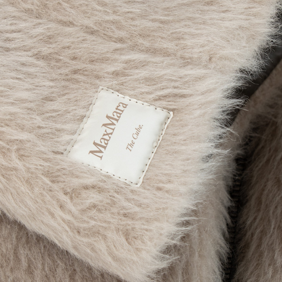 Max Mara The Cube Coat - FR36 for the best price at labellov secondhand luxury in Antwerp and Knokke