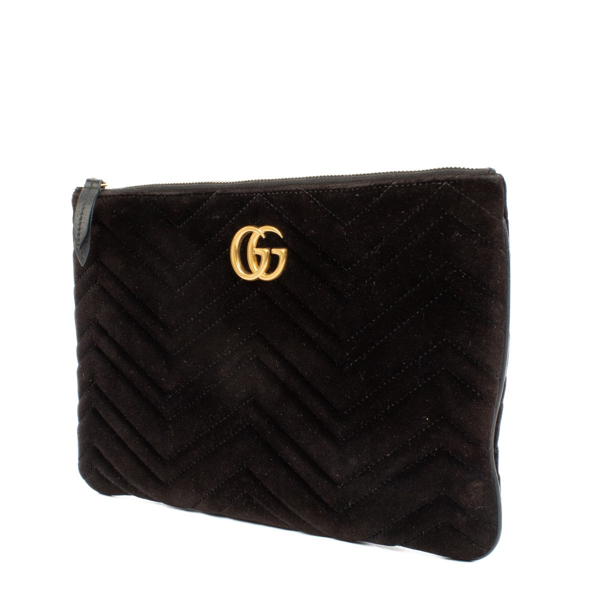 Shop safe online at Labellov in Antwerp, Brussels and Knokke this 100% authentic second hand Gucci Black Suede GG Marmont Clutch. Veilig online tweedehands authentieke Gucci Black Suede GG Marmont Clutch kopen bij Labellov.