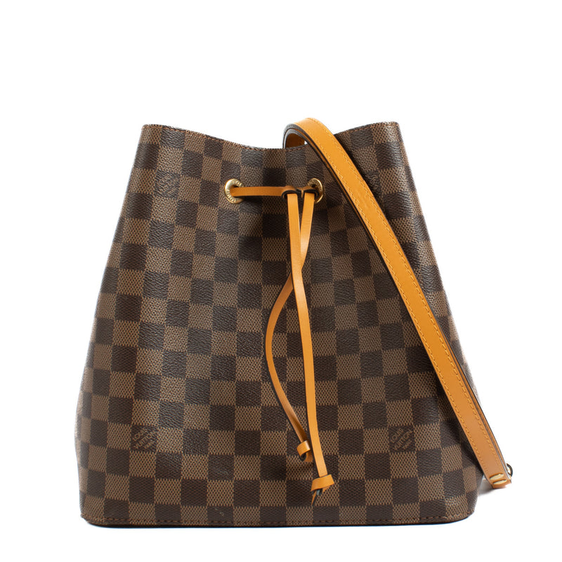 Louis Vuitton Damier Ebene NeoNoe Bag aan de beste prijs bij Labellov tweedehands luxe in Antwerpen en Knokke. Wij kopen en verkopen steeds aan de beste prijs.