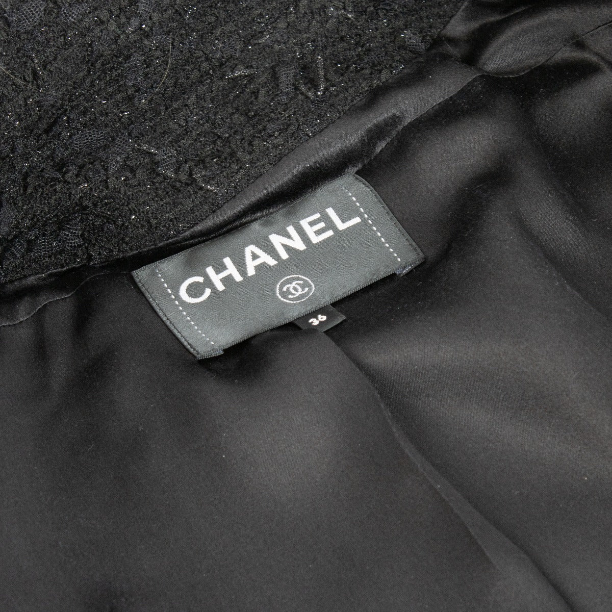 Chanel 21A Zwart Glanzend Tweed Jasje - Maat FR36