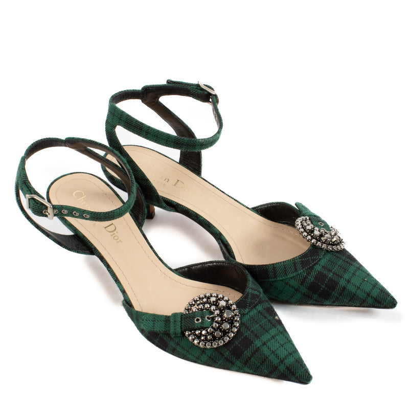 Shop safe online at Labellov in Antwerp, Brussels and Knokke these 100% authentic second hand Christian Dior Green Checked Kitten Heels - size 37,5. Veilig online tweedehands authentieke Christian Dior Green Checked Kitten Heels - size 37,5 kopen bij Labe
