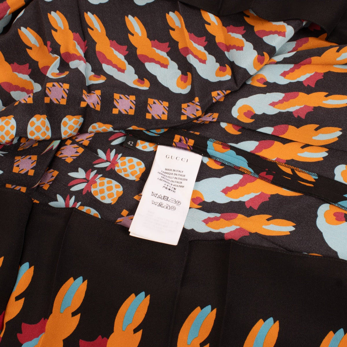 shop 100% authentic second hand Gucci Pineapple Rio De Janeiro Skirt - Size 42 on Labellov.com