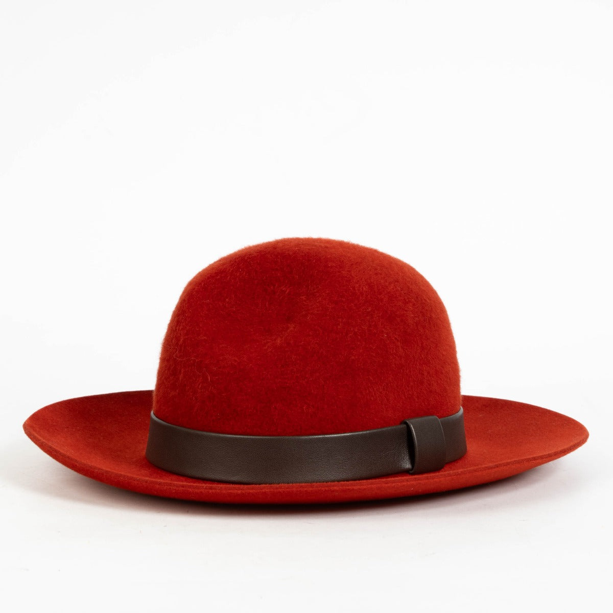 Authentic pre-loved Hermès Red Hat - Size 56 on Labellov.com.