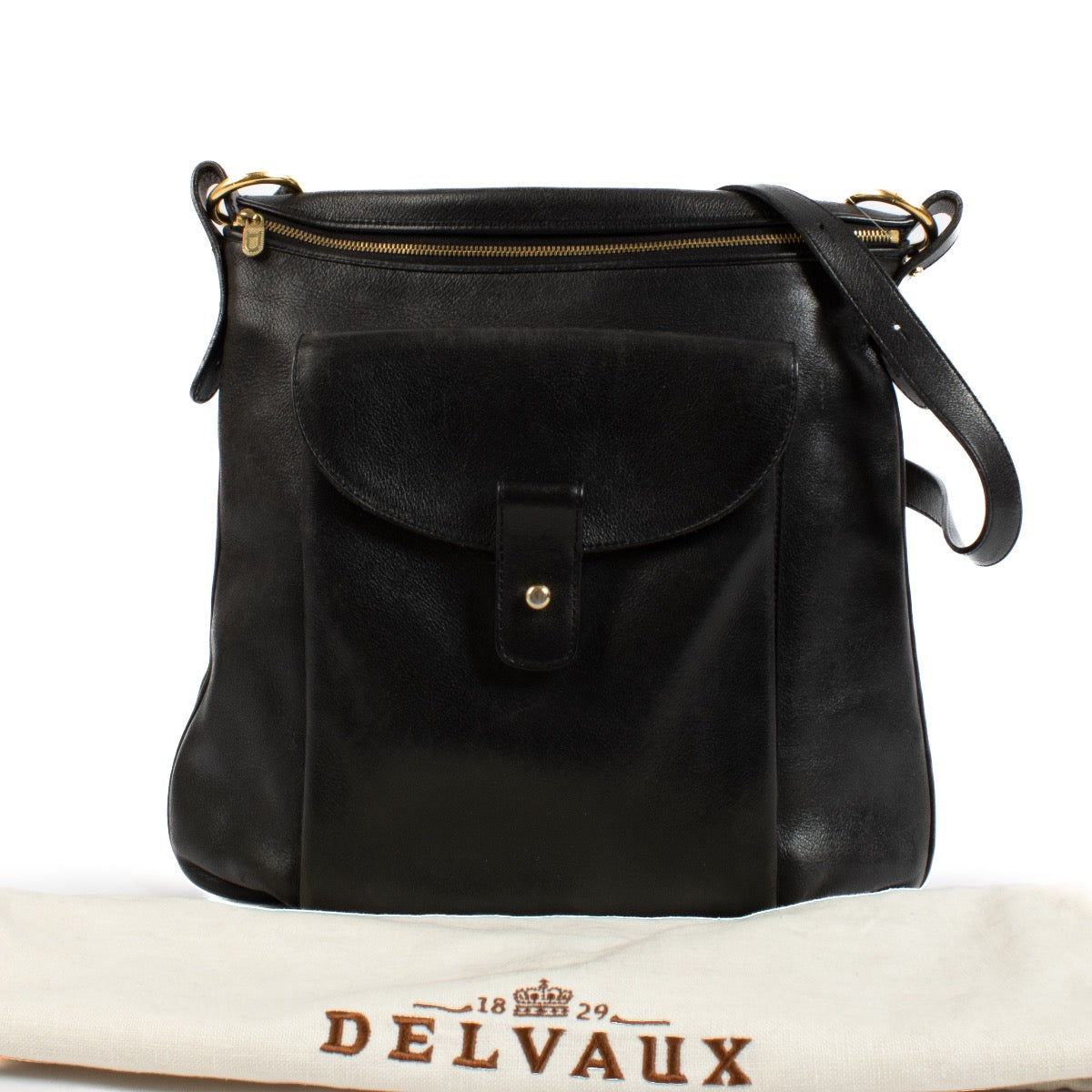 Shop safe online at Labellov in Antwerp, Brussels and Knokke this 100% authentic second hand Delvaux Black Leather Crossbody. Veilig online tweedehands authentieke Delvaux Black Leather Crossbody handtas kopen bij Labellov.