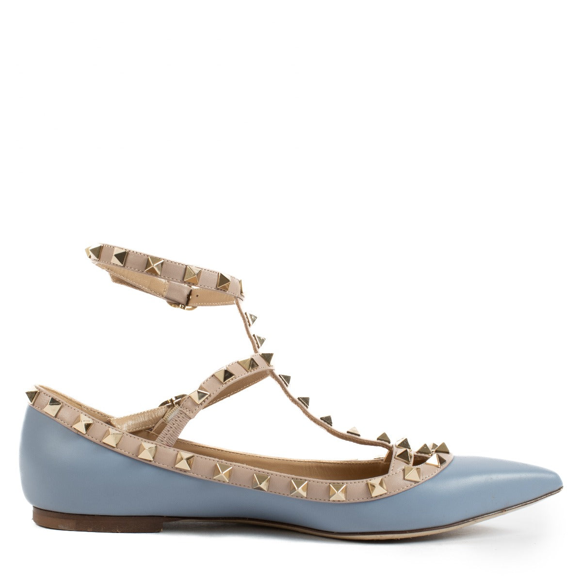 Shop safe online at Labellov in Antwerp, Brussels and Knokke these 100% authentic second hand Valentino Garavani Blue Studded Ballerina's - size 38. Veilig online tweedehands Valentino Garavani Blue Studded Ballerina's - size 38 kopen bij Labellov.