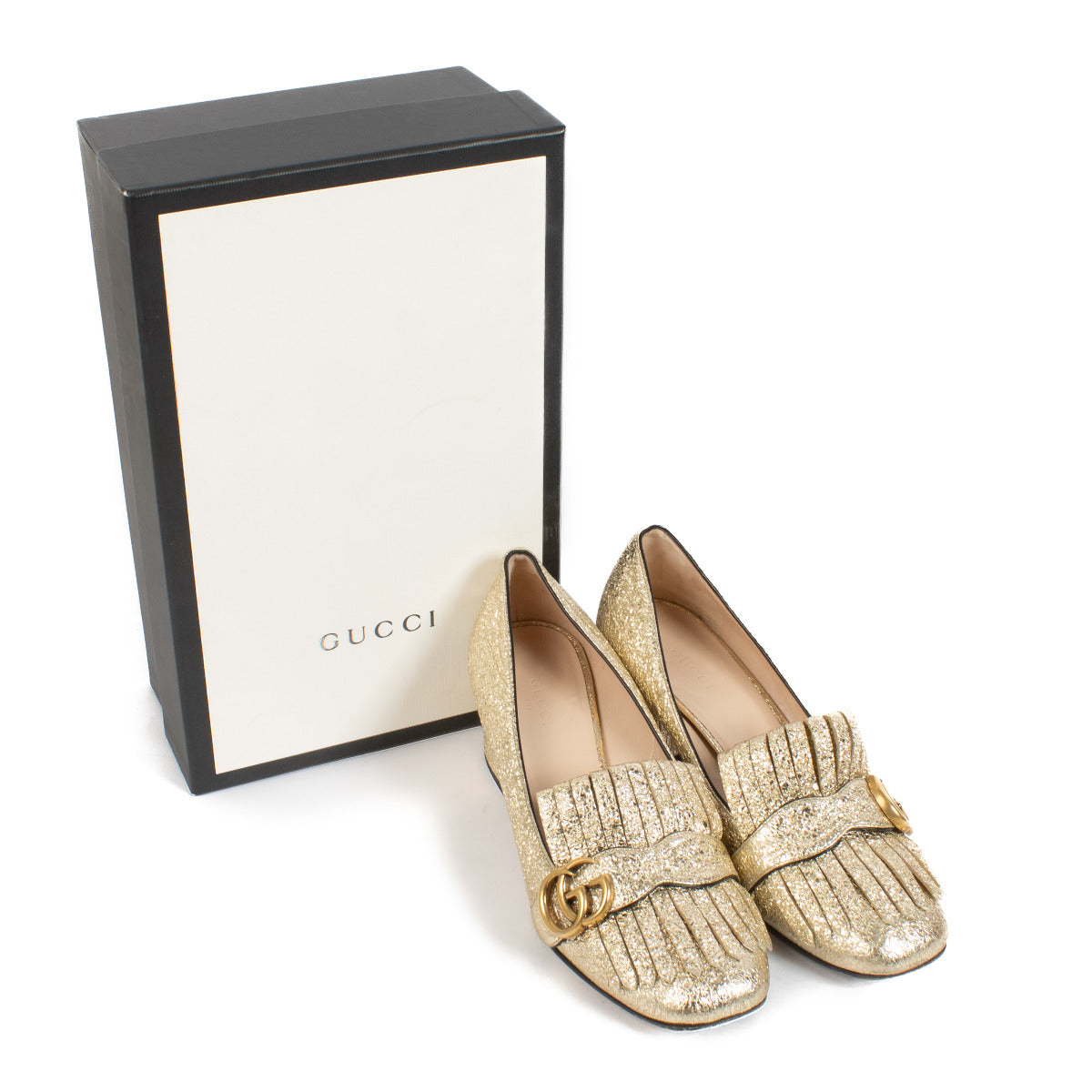 Gucci gold metallic foil pumps for the best price at Labellov secondhand luxury in Antwerp and Knokke. Buy and sell your preloved and brand new designer bags for the best price.