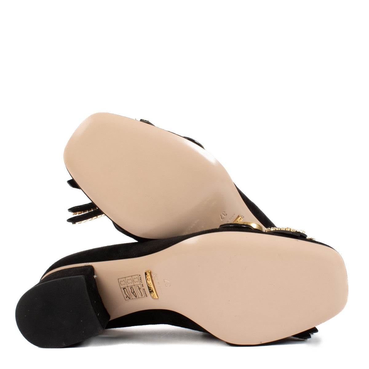 Shop safe online at Labellov in Antwerp, Brussels and Knokke these 100% authentic second hand Gucci Black Crystal GG Marmont Pumps - size 37. Veilig online tweedehands authentieke Gucci Black Crystal GG Marmont Pumps kopen bij Labellov.