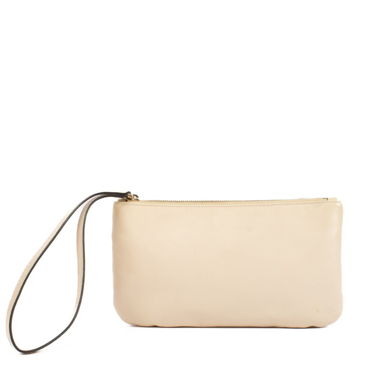 Shop safe online at Labellov in Antwerp, Brussels and Knokke this 100% authentic second hand Valentino Garavani White Pouch. Veilig online tweedehands authentieke Valentino Garavani White Pouch kopen bij Labellov.