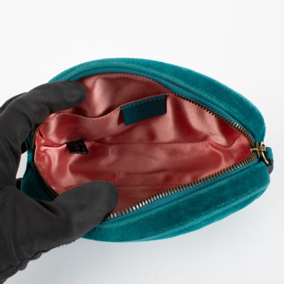 shop 100% authentic second hand Gucci Blue Velvet Marmont Belt Bag on Labellov.com