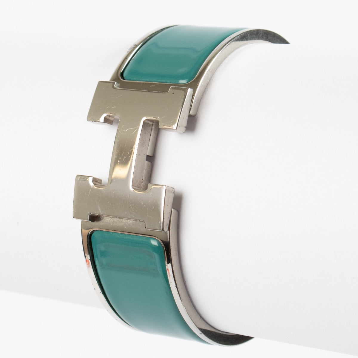 shop 100% authentic second hand Hermès Cyan Clic Clac Bracelet - Size PM on Labellov.com
