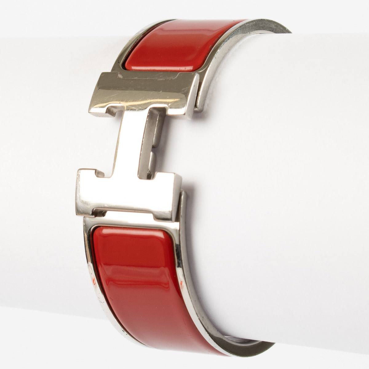 shop 100% authentic second hand Hermès Red Clic Clac Bracelet - Size PM on Labellov.com