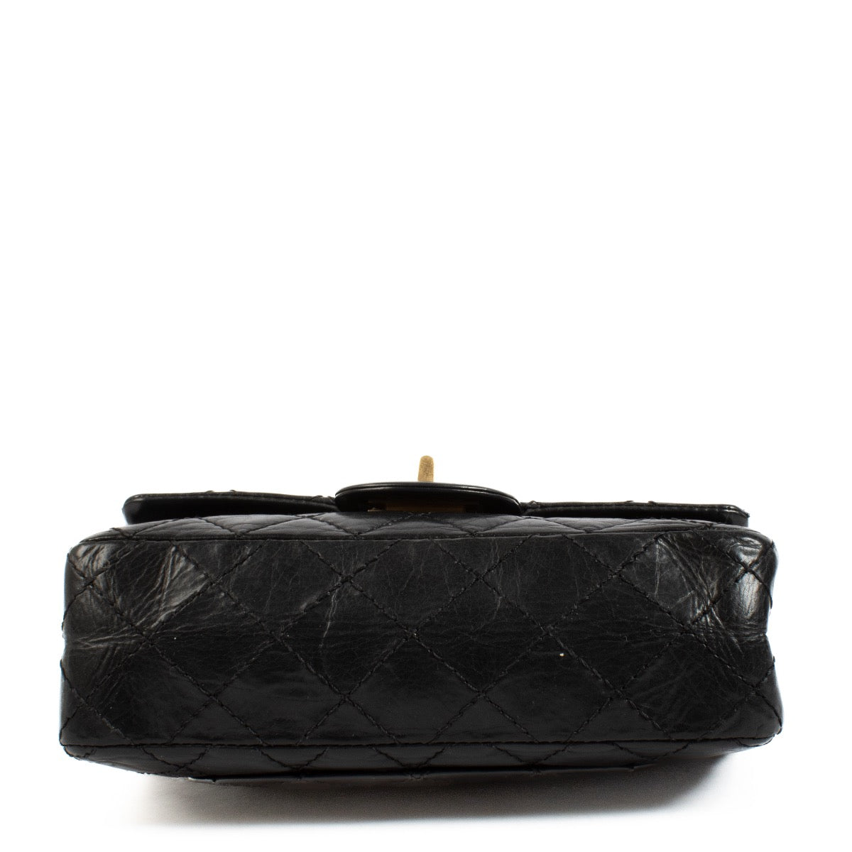 Shop safe online at Labellov in Antwerp, Brussels and Knokke this 100% authentic second hand Chanel Black Mini 2.55 Reissue Crossbody Bag. Veilig online tweedehands authentieke Chanel Black Mini 2.55 Reissue Crossbody Bag kopen bij Labellov.