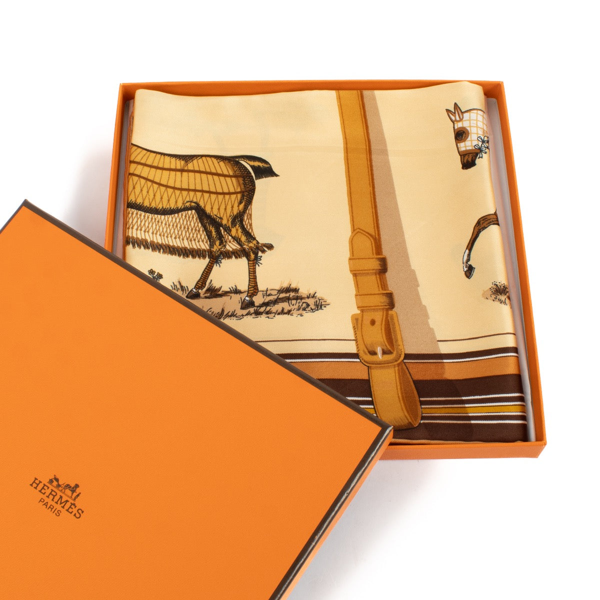 shop 100% authentic second hand Hermès Couvertures Et Tenues De Jour Carré 90 Silk Scarf on Labellov.com