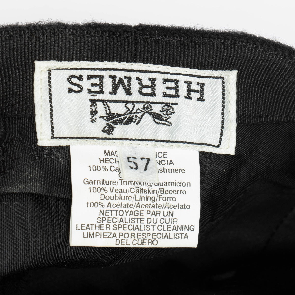 Authentic pre-loved Hermès Black Cashmere Hat - size 57 on Labellov.com