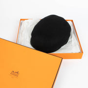 Authentic pre-loved Hermès Black Cashmere Hat - size 57 on Labellov.com