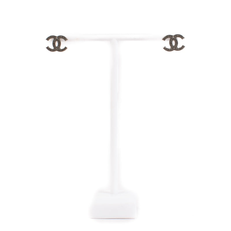 shop 100% authentic second hand Chanel 15C Black CC Earrings on Labellov.com