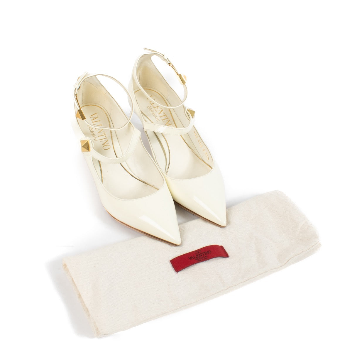 Buy authentic second hand Valentino Garavani White Patent Leather Pumps - Size 37,5 at Labellov.com