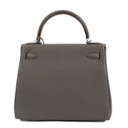 Authentic second hand Hermès Kelly 28 Etain Togo PHW on www.labellov.com