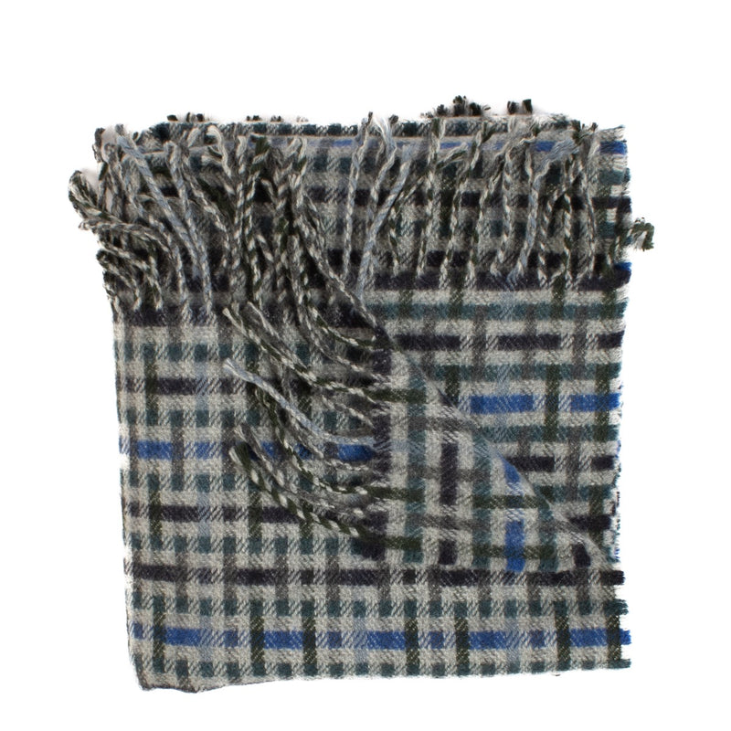 Shop safe online at Labellov in Antwerp, Brussels and Knokke this 100% authentic second hand Hermès Multicolor Cashmere H Ecossais Muffler Scarf. Veilig online tweedehands authentieke Hermès Multicolor Cashmere H Ecossais Muffler Sjaal kopen bij Labellov.