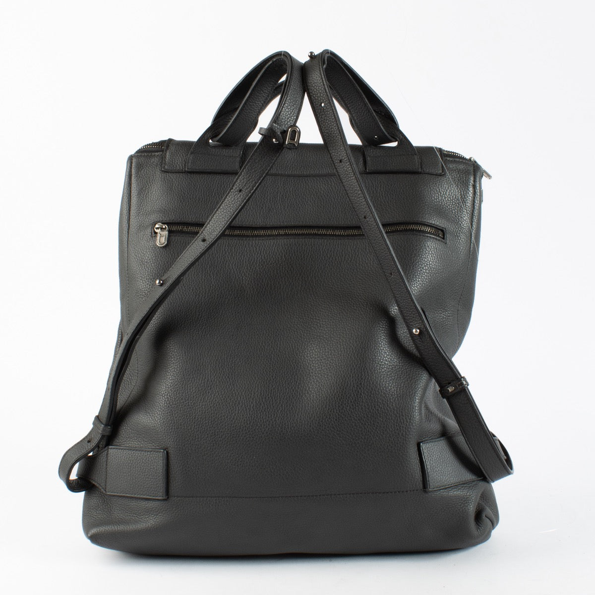 Authentic Second Hand Delvaux Grey Jumping Backpack on Labellov.com