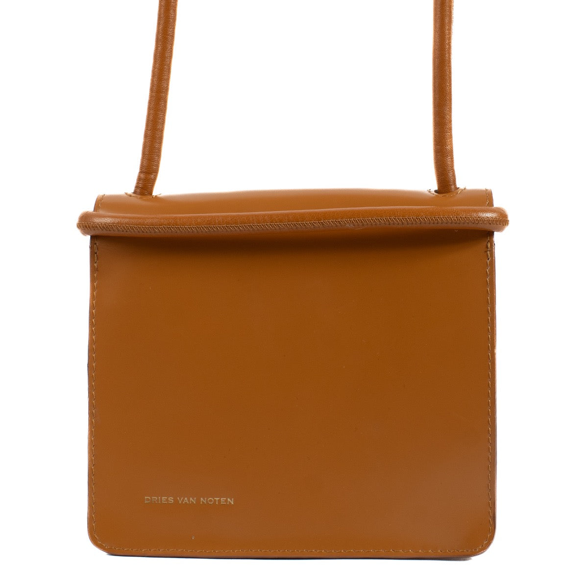 Shop safe online at Labellov in Antwerp, Brussels and Knokke this 100% authentic second hand Dries Van Noten Camel Mini Crossbody. Veilig online tweedehands authentieke Dries Van Noten Camel Mini Crossbody handtas kopen bij Labellov.