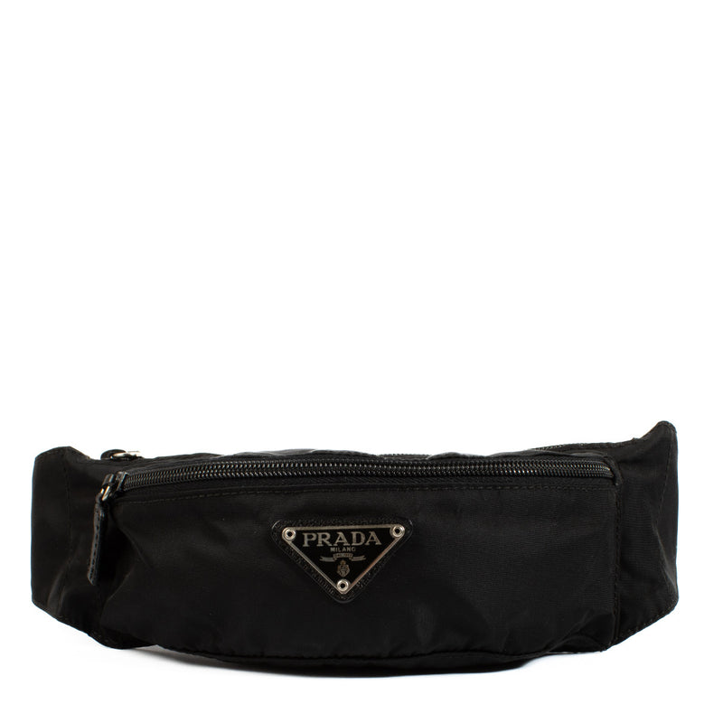 Prada Black Nylon Belt Bag aan de beste prijs bij Labellov tweedehands luxe in Antwerpen en Knokke. Koop en verkoop steeds aan de beste prijs.