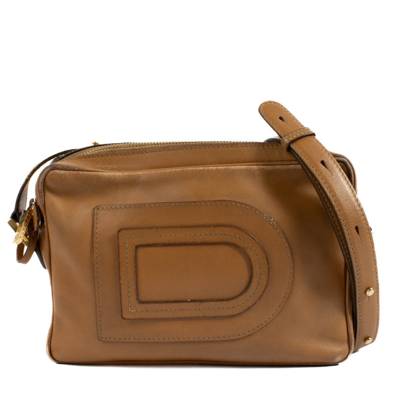 shop 100% authentic second hand Delvaux Camel Louise Camera Bag on Labellov.com
