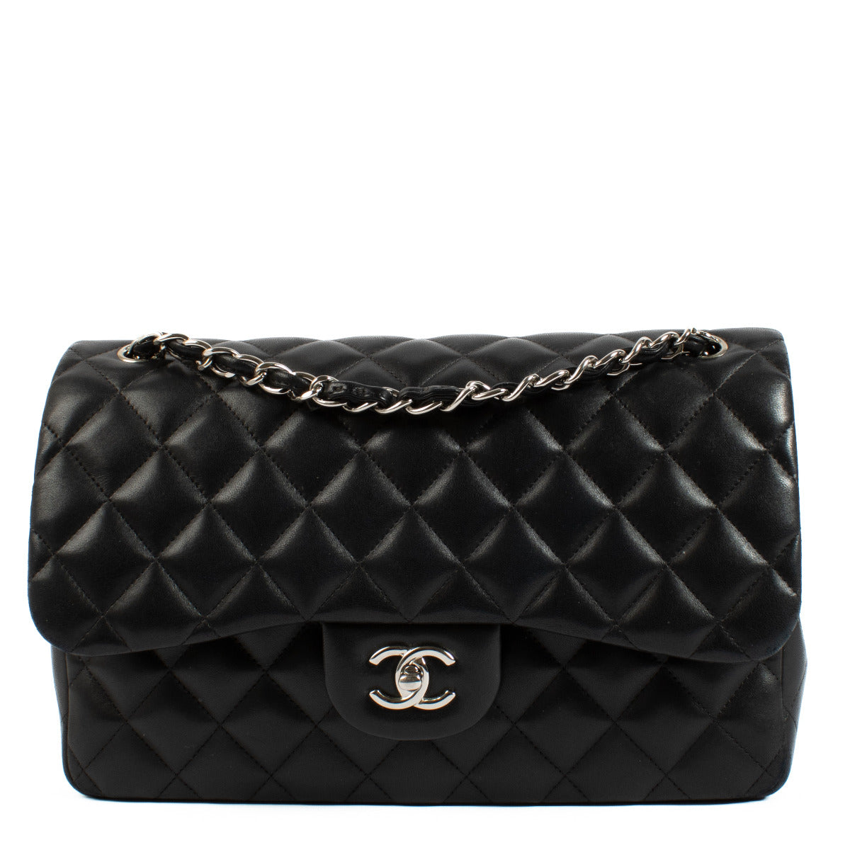 Chanel Black Large Lambskin Classic Flap Bag for the best price at Labellov secondhand luxury in Antwerp and Knokke. Koop en verkoop steeds aan de beste prijs.