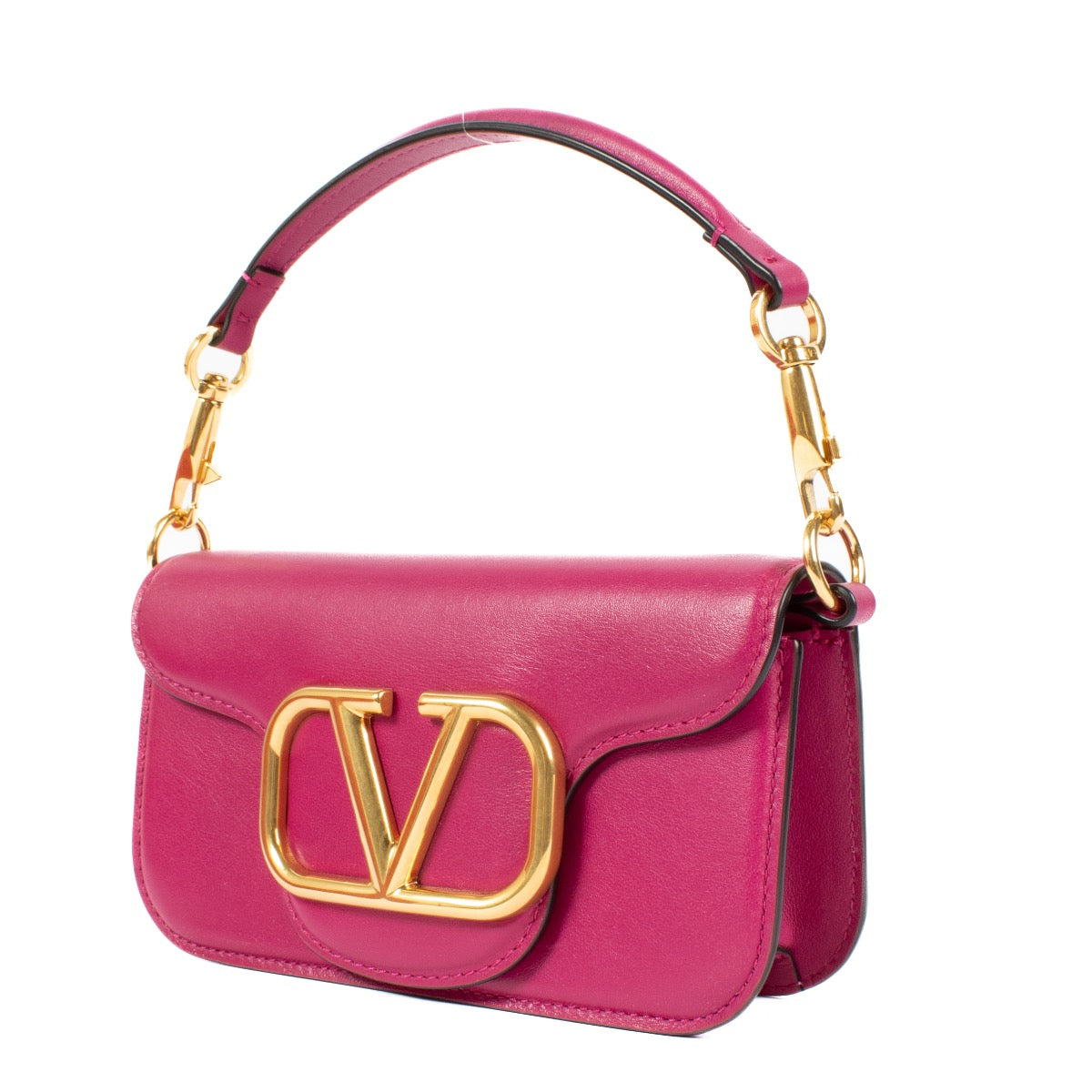 Shop safe online at Labellov in Antwerp, Brussels and Knokke this 100% authentic second hand Valentino Garavani Rose Violet Small Loco Bag. Veilig online tweedehands authentieke Valentino Garavani Rose Violet Small Loco handtas kopen bij Labellov.
