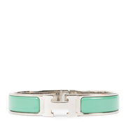 Shop safe online at Labellov in Antwerp, Brussels and Knokke this 100% authentic secondhand Hermès Turquoise Clic H Bracelet. Veilig online tweedehands authentiek Hermès Turquoise Clic H armband kopen bij Labellov.