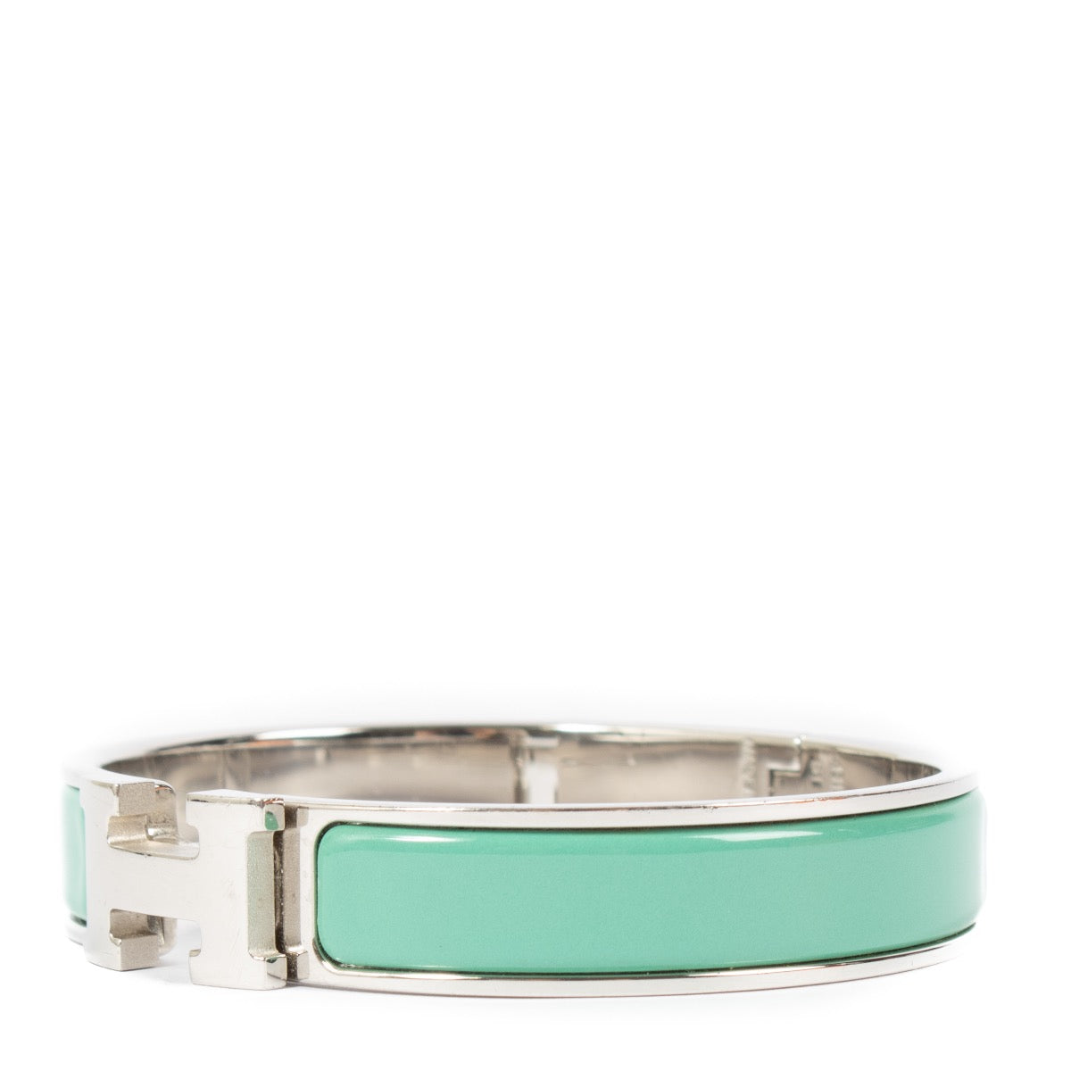Shop safe online at Labellov in Antwerp, Brussels and Knokke this 100% authentic secondhand Hermès Turquoise Clic H Bracelet. Veilig online tweedehands authentiek Hermès Turquoise Clic H armband kopen bij Labellov.