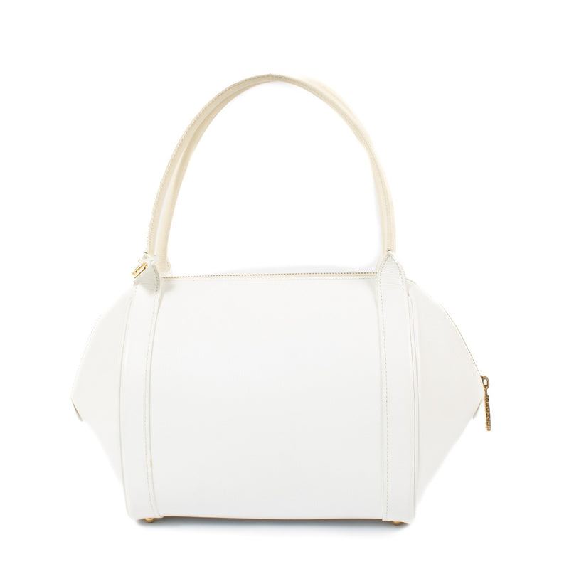 Shop 100% authentic secondhand Delvaux White Perle Shoulder Bag on Labellov.com