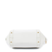 Shop 100% authentic secondhand Delvaux White Perle Shoulder Bag on Labellov.com