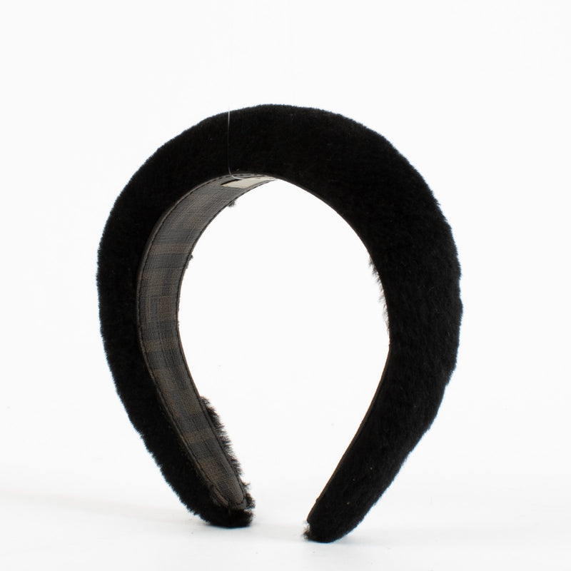 Shop safe online at Labellov in Antwerp, Brussels and Knokke this 100% authentic second hand Fendi Black Headband