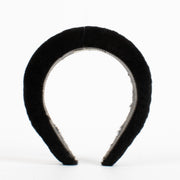 Shop safe online at Labellov in Antwerp, Brussels and Knokke this 100% authentic second hand Fendi Black Headband
