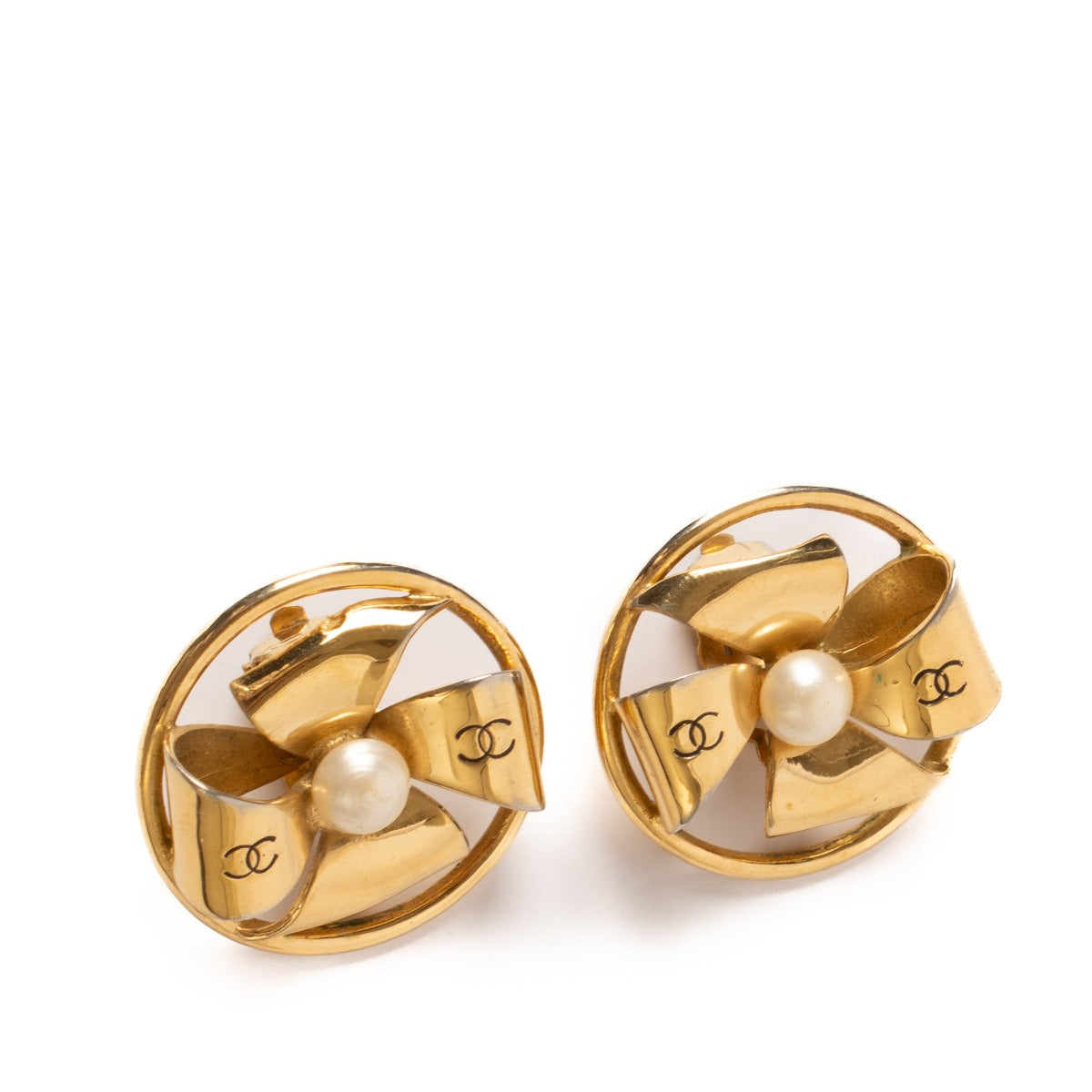 Chanel Vintage 24K Gold Plated Pinwheel Pearl Clip On Earrings